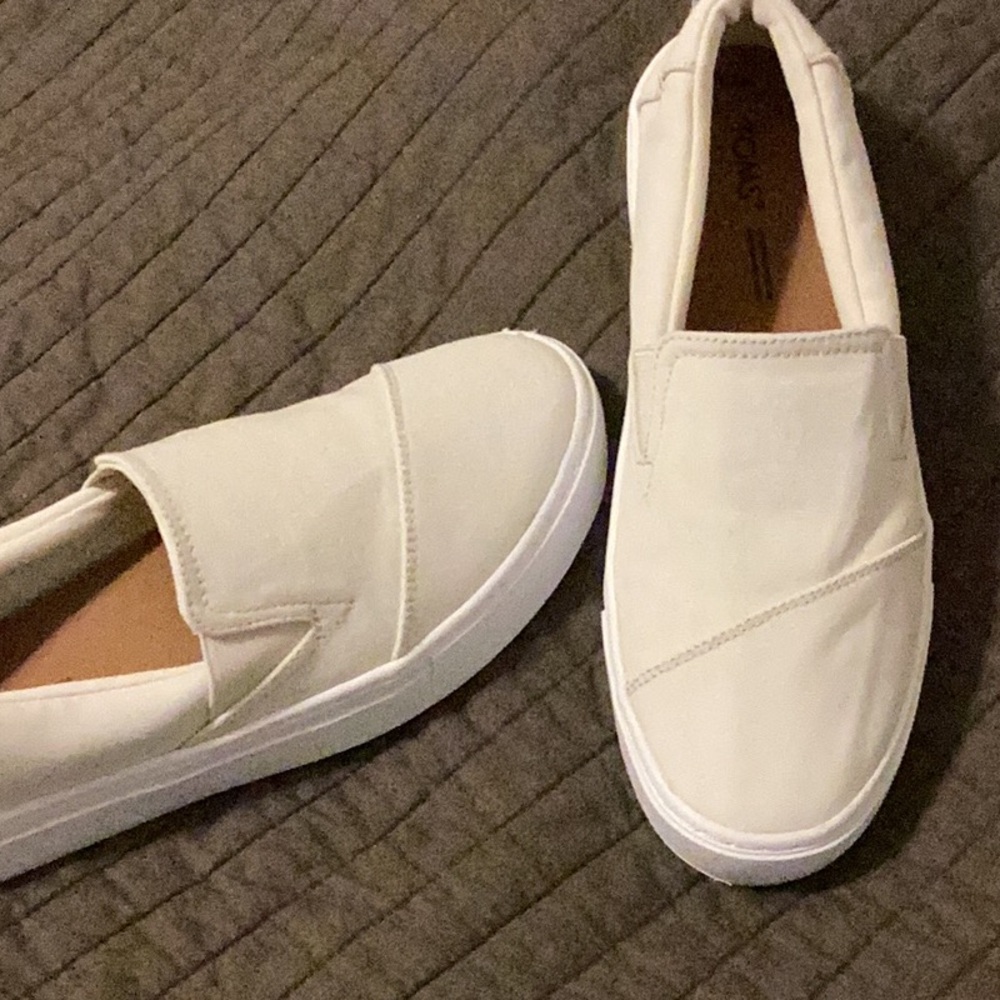 Toms Cream Slip-On Sneakers
